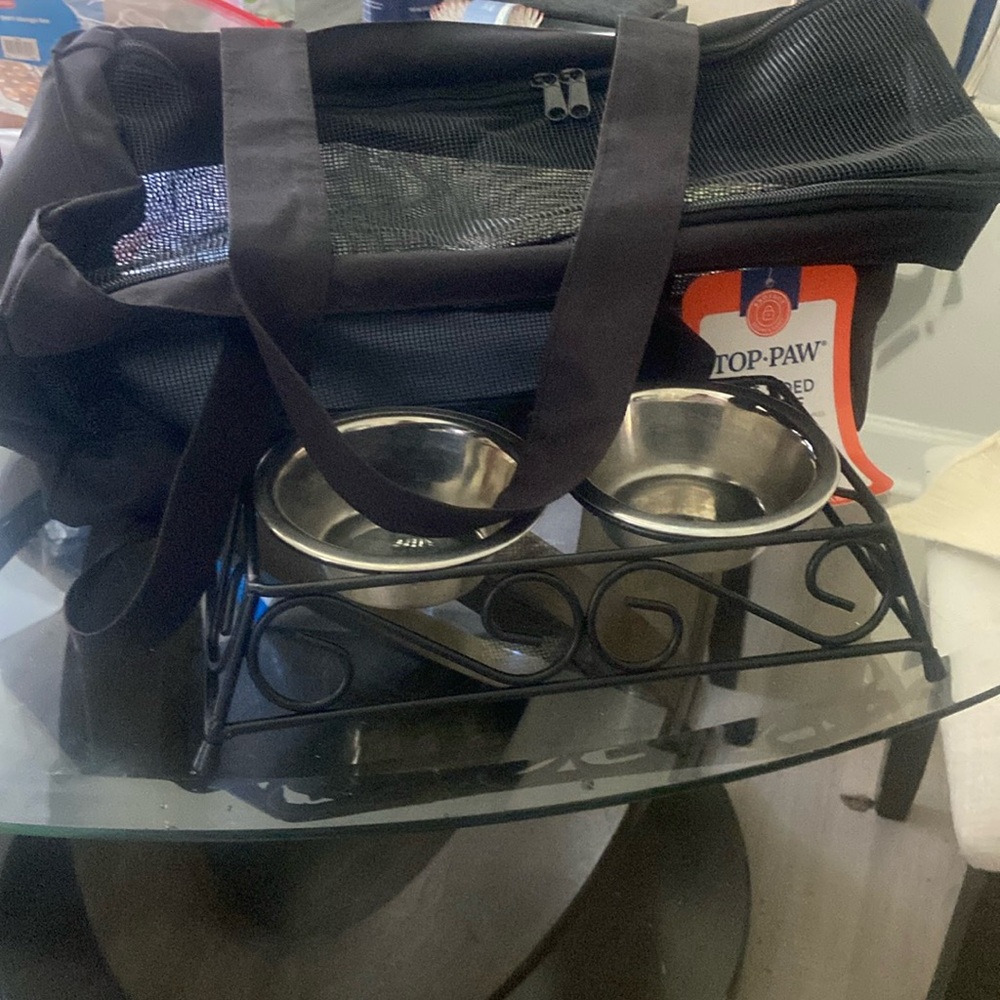 Dog Or Cat  Travel Bag And Feeding Bowls